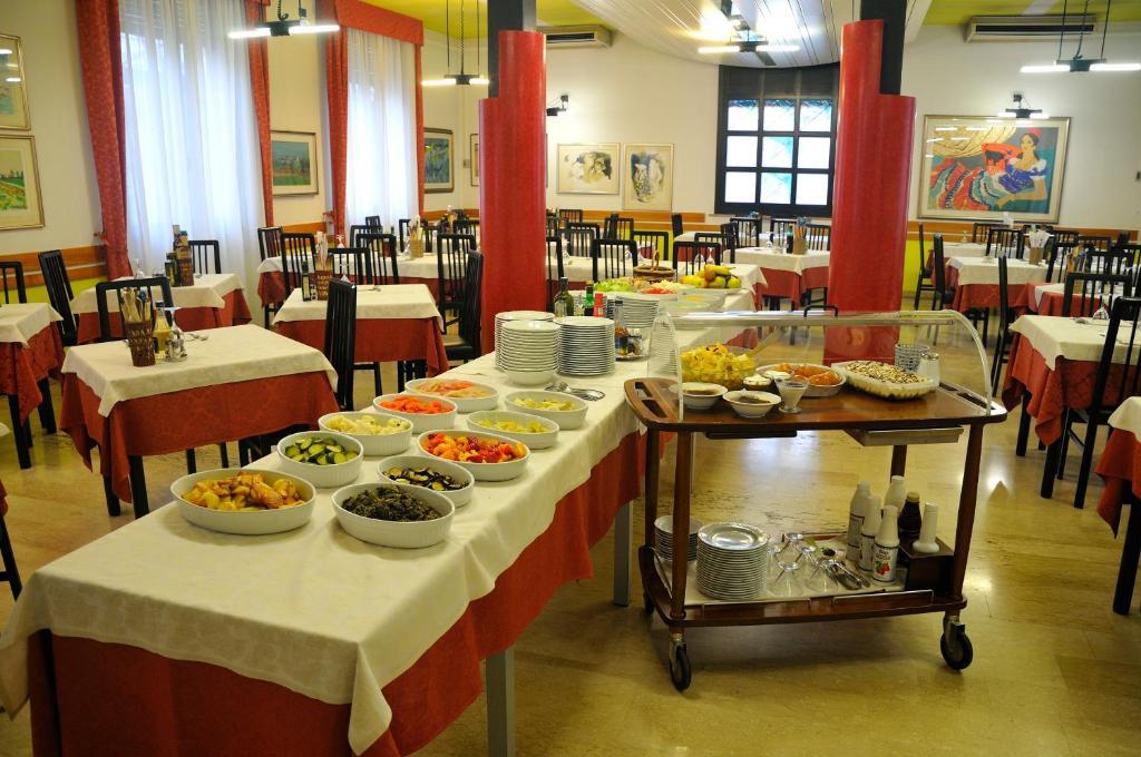 מונטבלונה Albergo San Remo מראה חיצוני תמונה